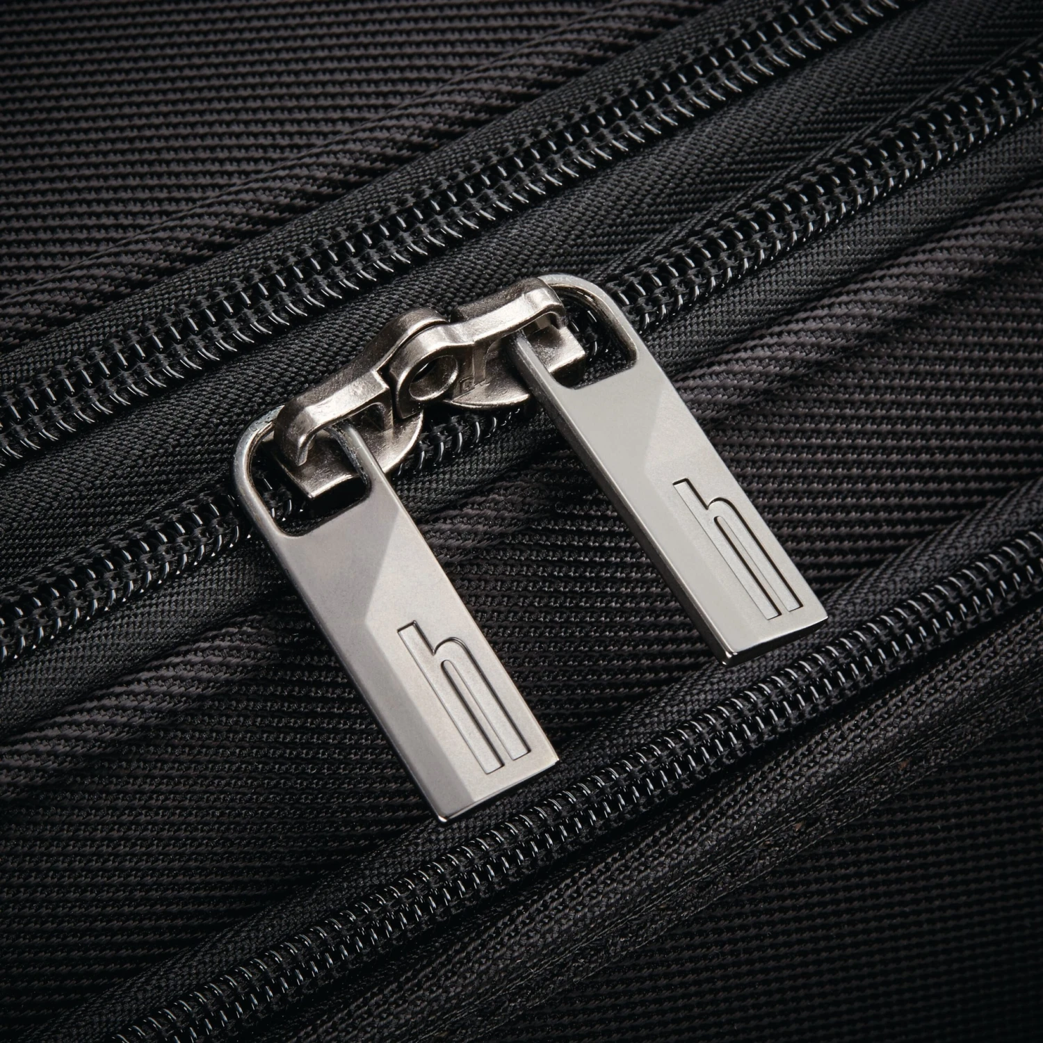 Hartmann Century Medium Journey Expandable Spinner 6 Hartmann Century Medium Journey Expandable Spinner - Image 6