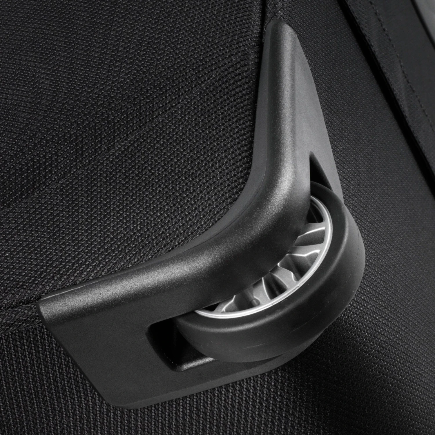 Skyway Mirage 3.0 16-inch Underseat Rolling Tote 4 Skyway Mirage 3.0 16-inch Underseat Rolling Tote - Image 4