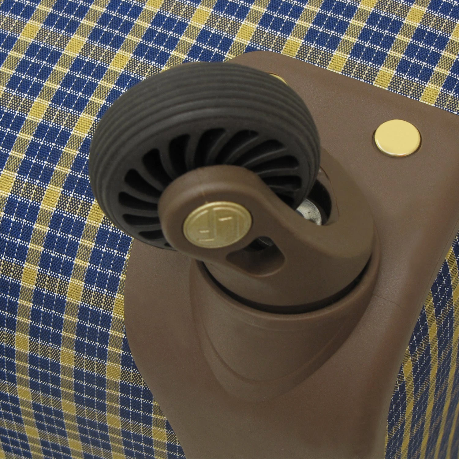 London Fog Kensington 29" 4-Wheel Large Luggage 5 London Fog Kensington 29" 4-Wheel Large Luggage - Image 5