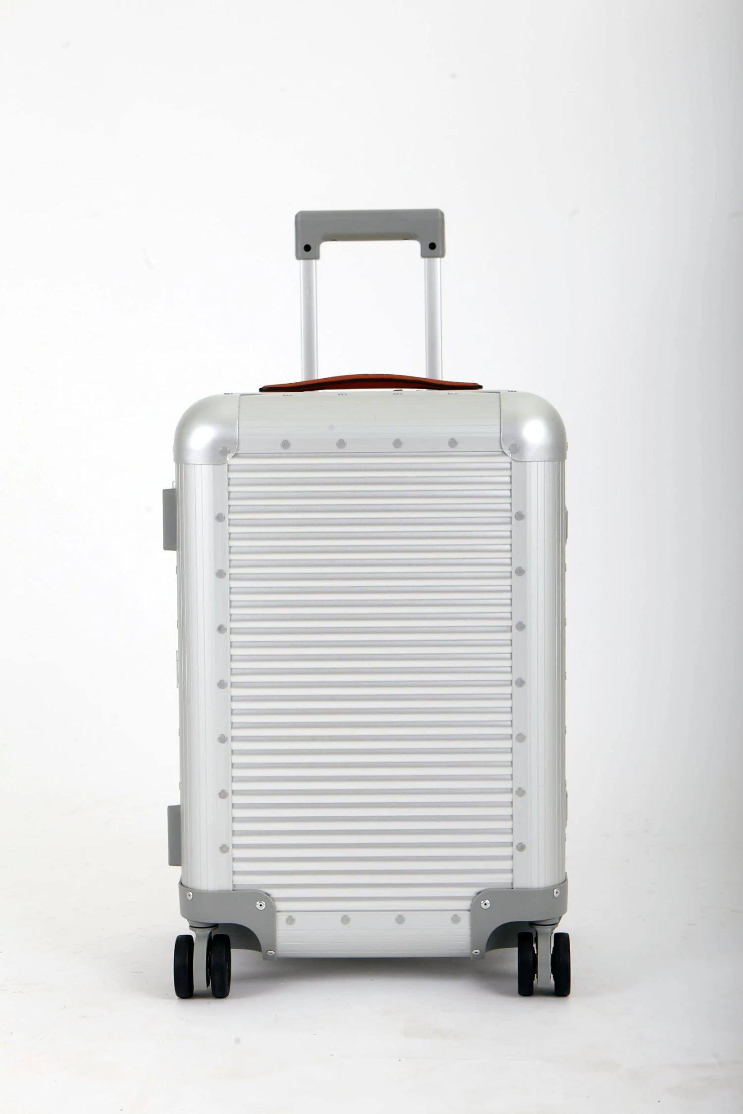 FPM MILANO Bank 55 Medium Spinner 3 FPM MILANO Bank 55 Medium Spinner - Image 3