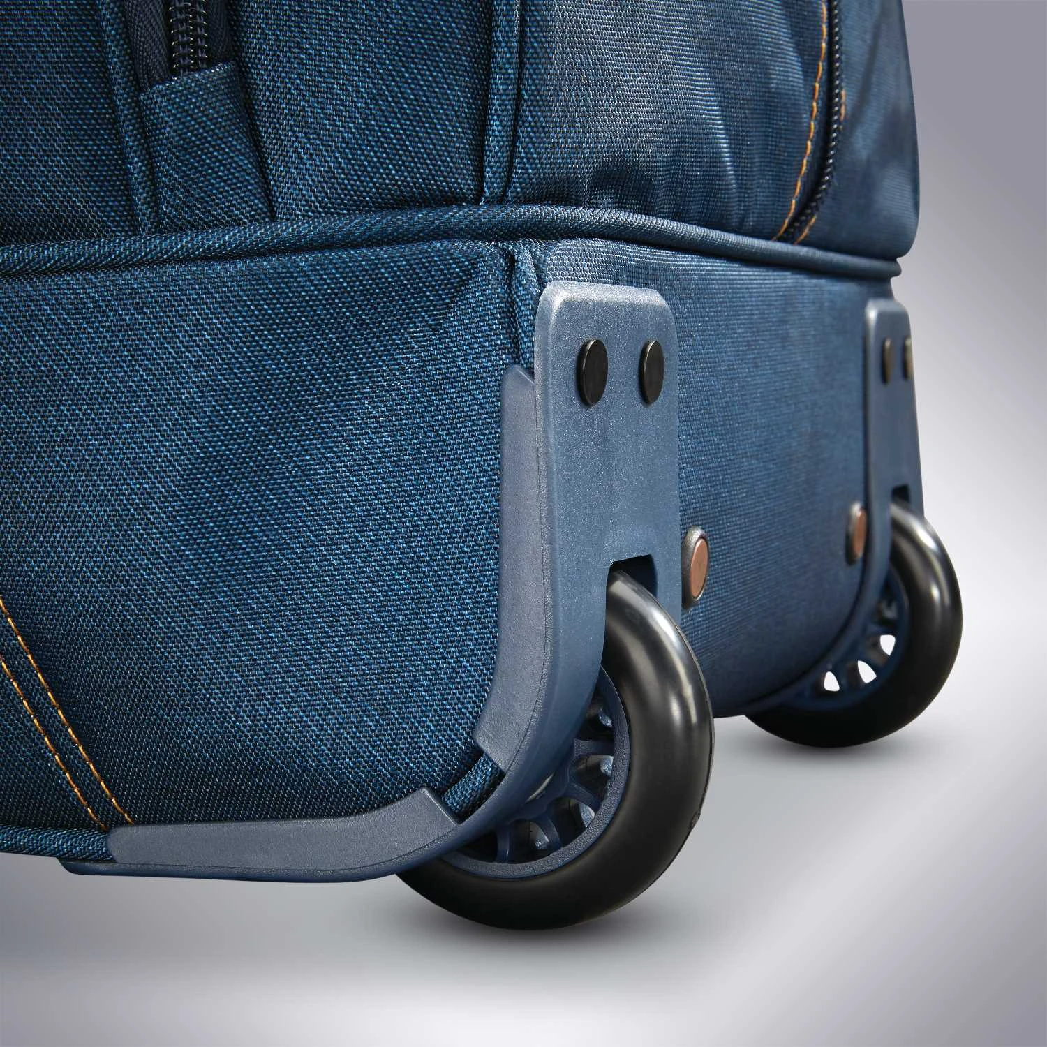 American Tourister Belle Voyage 20" 4-Wheel Wheeled Duffel Bags 4 American Tourister Belle Voyage 20" 4-Wheel Wheeled Duffel Bags - Image 4