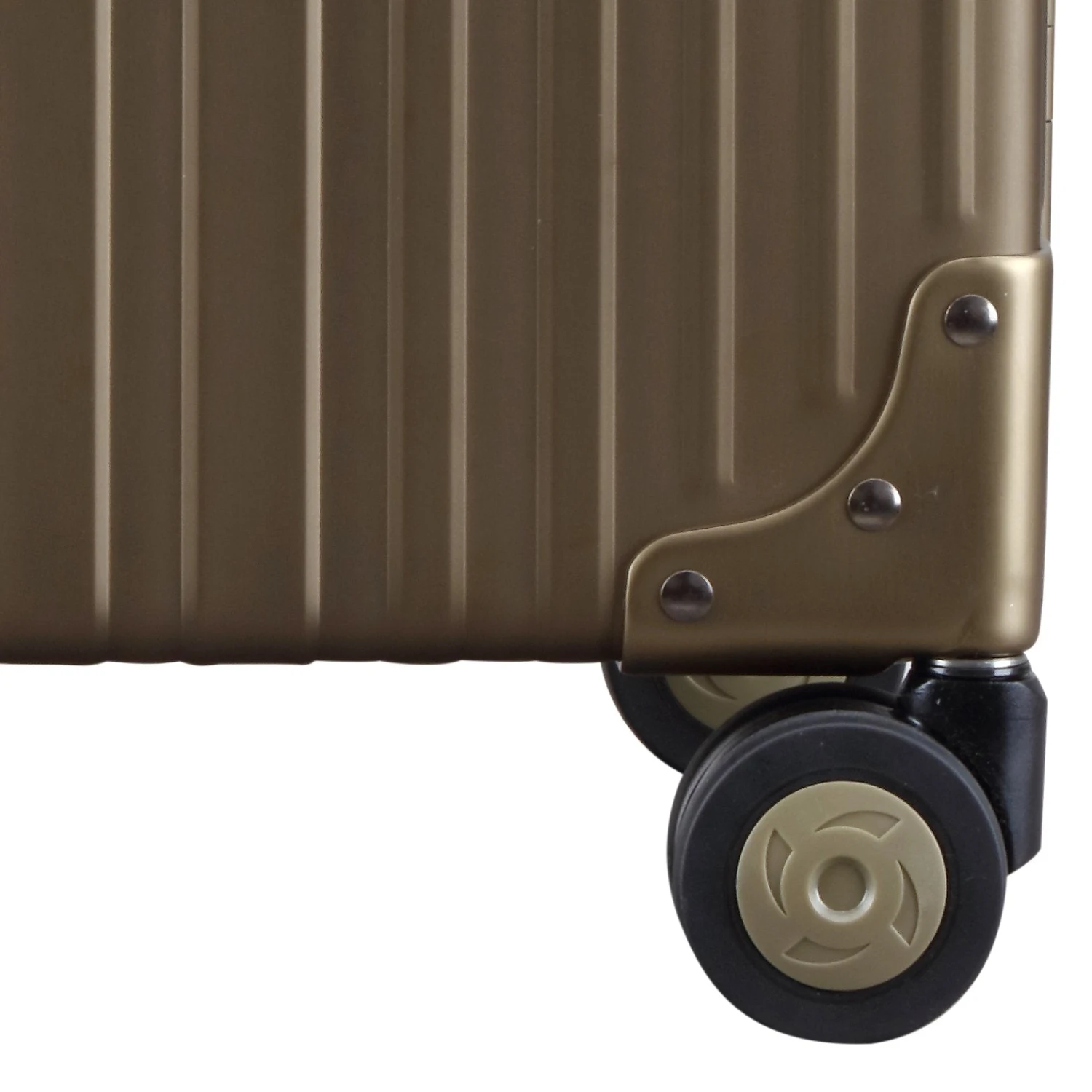 Aleon Classic 21" 4-Wheel Carry-On Luggage 2 Aleon Classic 21" 4-Wheel Carry-On Luggage - Image 2