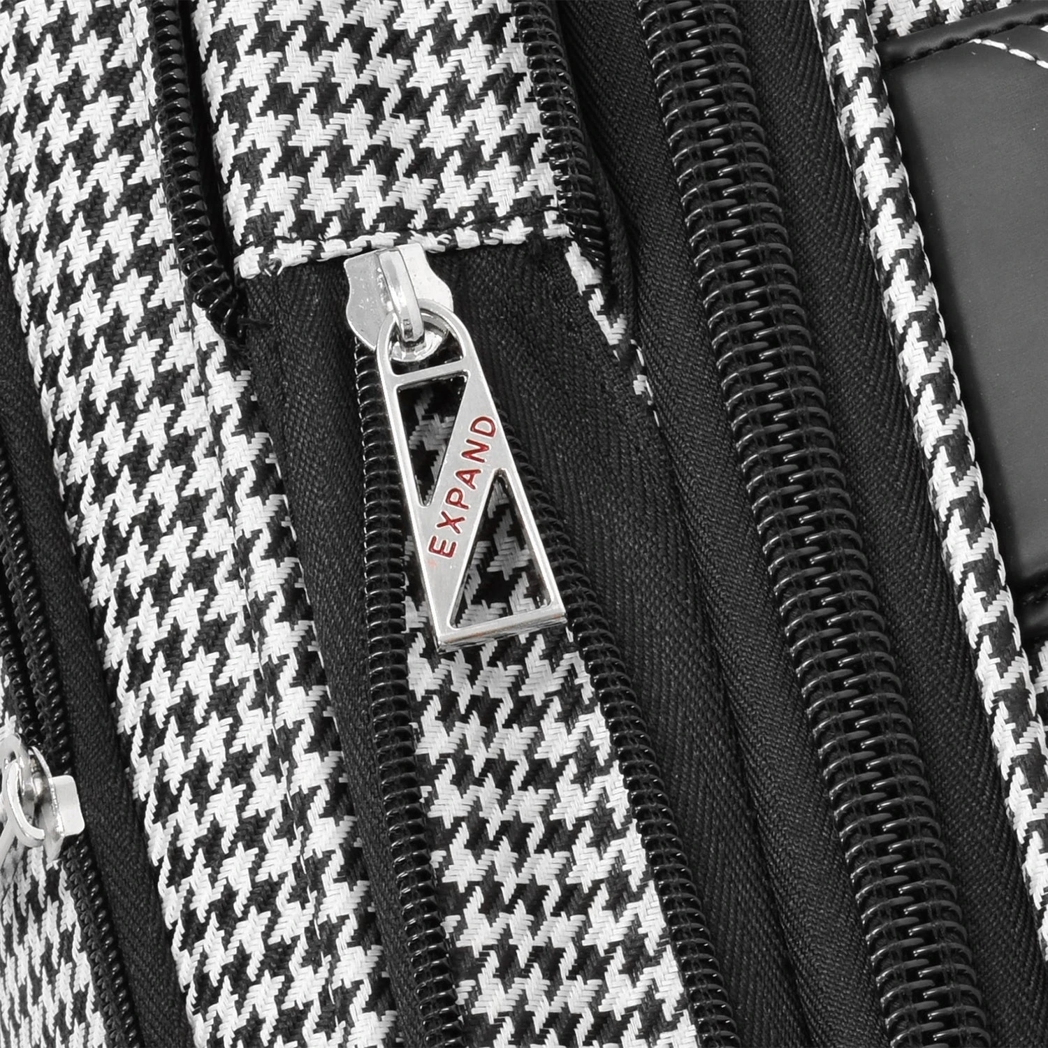 London Fog Cambridge II 4 Piece Set (Satchel, 20", 25", 29") 4-Wheel Luggage Sets 4 London Fog Cambridge II 4 Piece Set (Satchel, 20", 25", 29") 4-Wheel Luggage Sets - Image 4