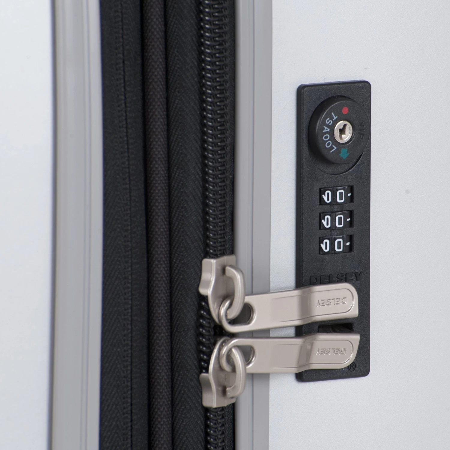 DELSEY Paris Helium Titanium International 19 Carry-on Expandable Spinner Trolley 9 DELSEY Paris Helium Titanium International 19 Carry-on Expandable Spinner Trolley - Image 9