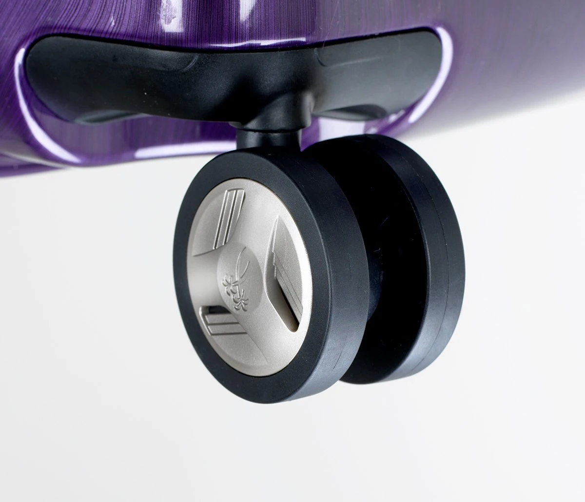 Ricardo Beverly Hills Roxbury 2.0 25" 4-Wheel Medium Luggage 12 Ricardo Beverly Hills Roxbury 2.0 25" 4-Wheel Medium Luggage - Image 12