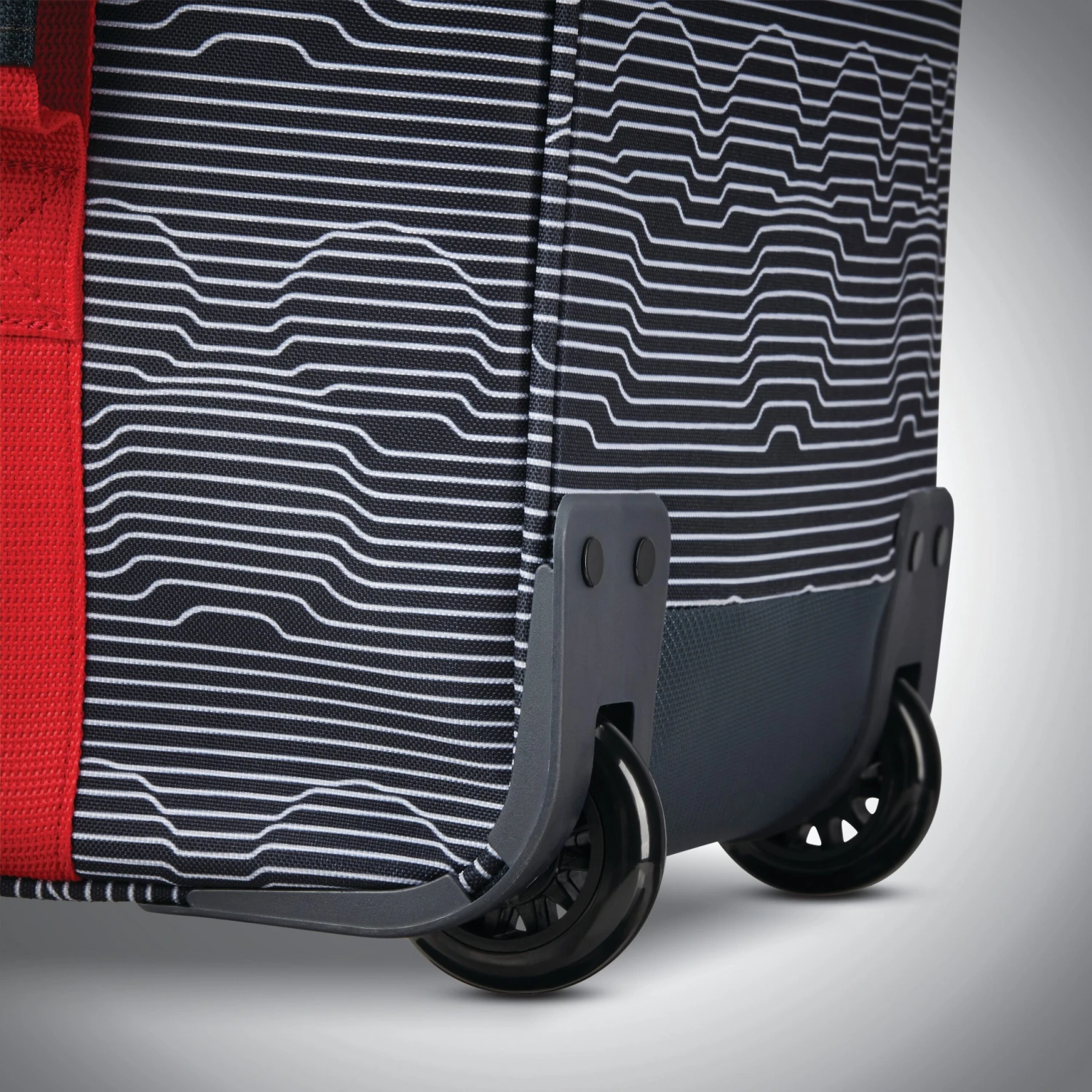 American Tourister Disney Luggage 4-Piece Set 8 American Tourister Disney Luggage 4-Piece Set - Image 8