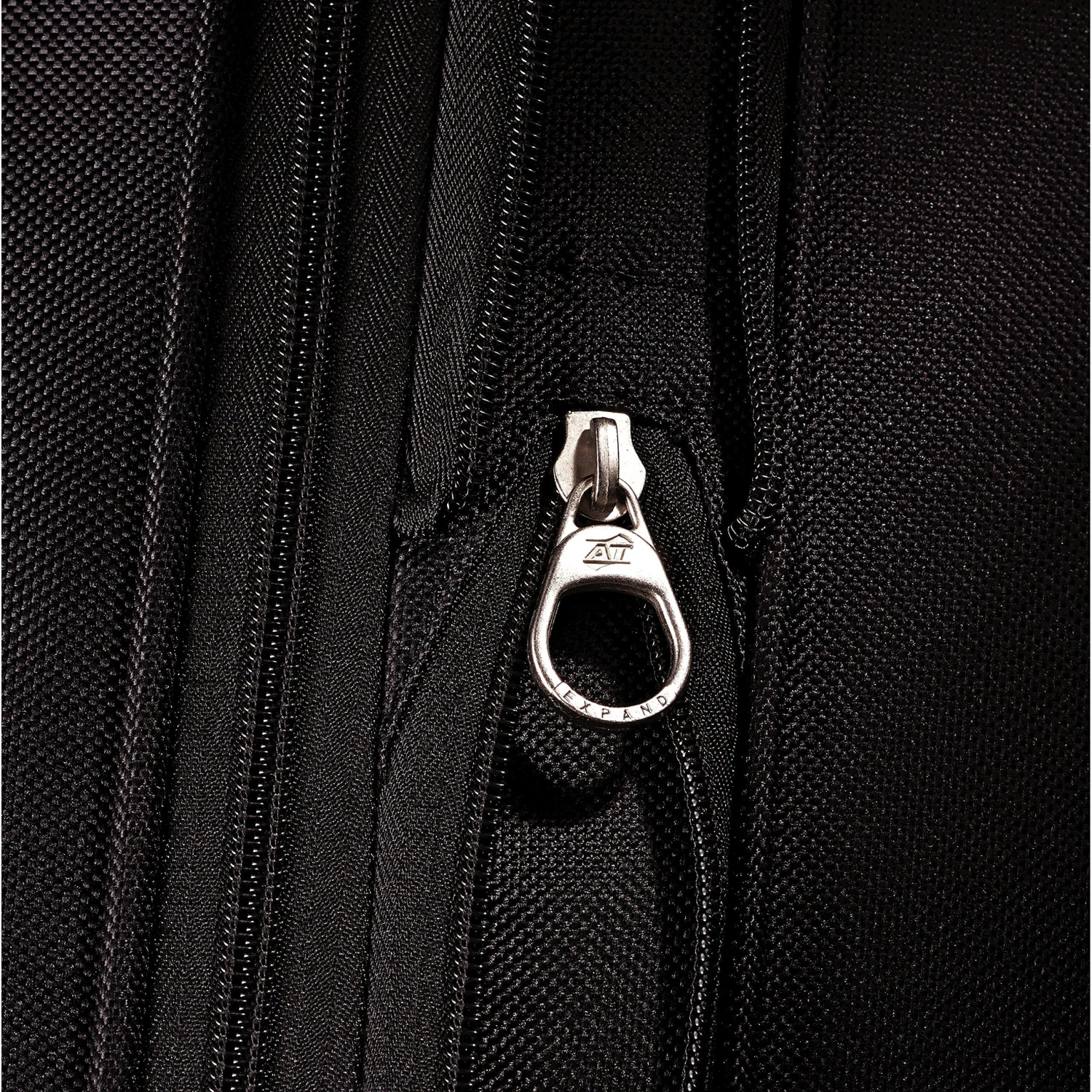 American Tourister Splash 2 29" 2-Wheel Large Luggage 4 American Tourister Splash 2 29" 2-Wheel Large Luggage - Image 4