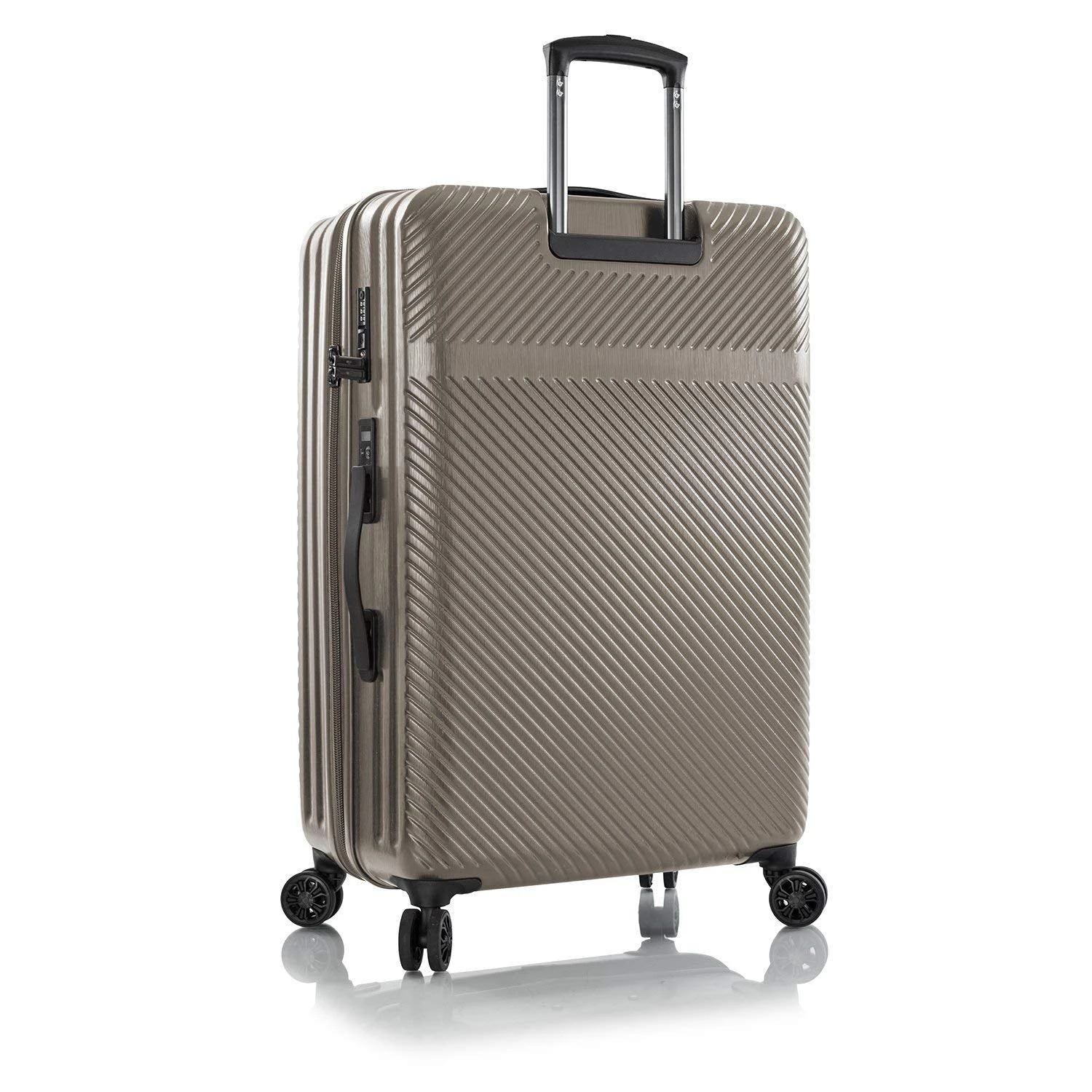 Heys America Charge-a-Weigh 30" 4-Wheel Large Luggage 8 Heys America Charge-a-Weigh 30" 4-Wheel Large Luggage - Image 8