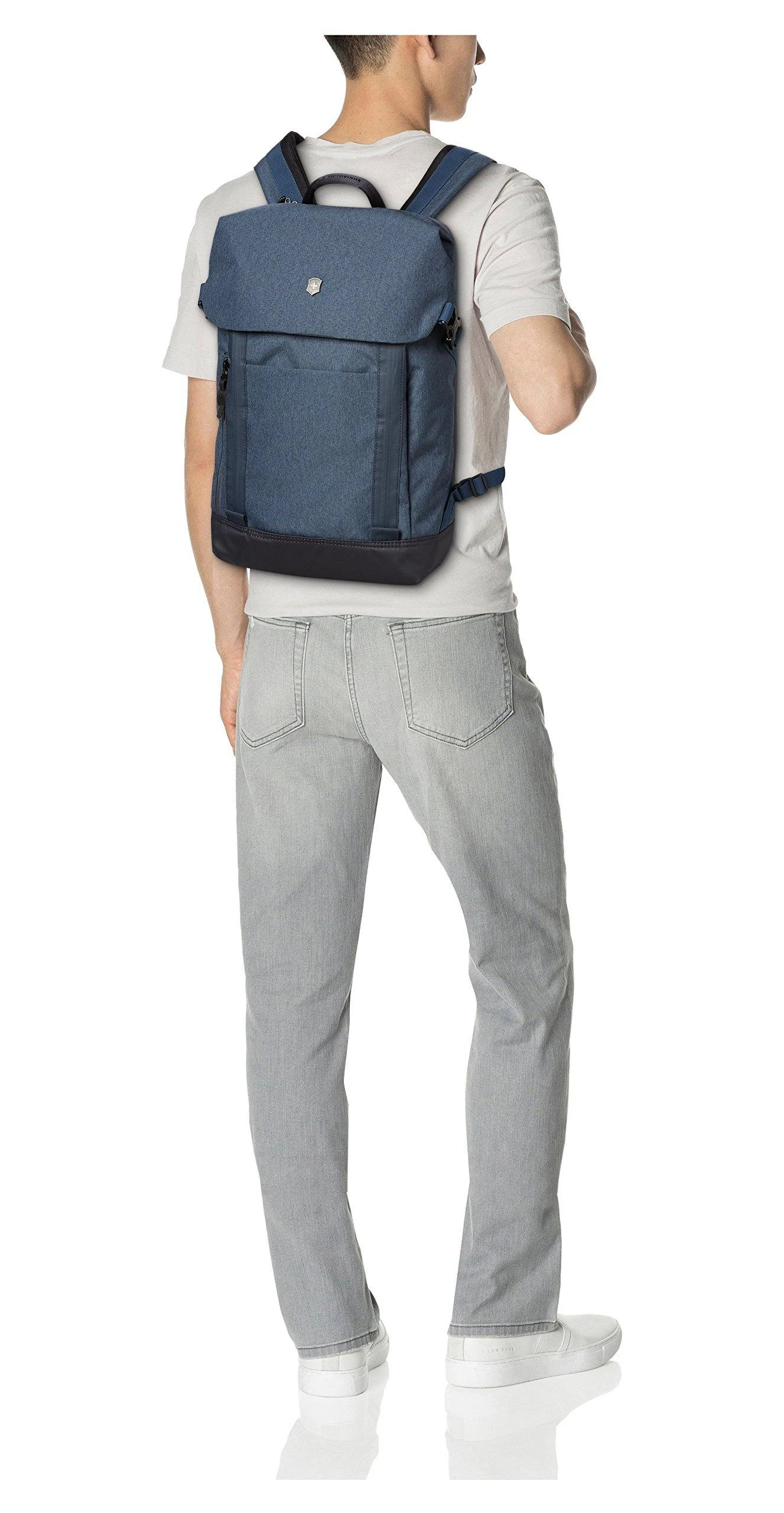 Victorinox Altmont Classic Deluxe Flapover Laptop Backpack 18 Victorinox Altmont Classic Deluxe Flapover Laptop Backpack - Image 18