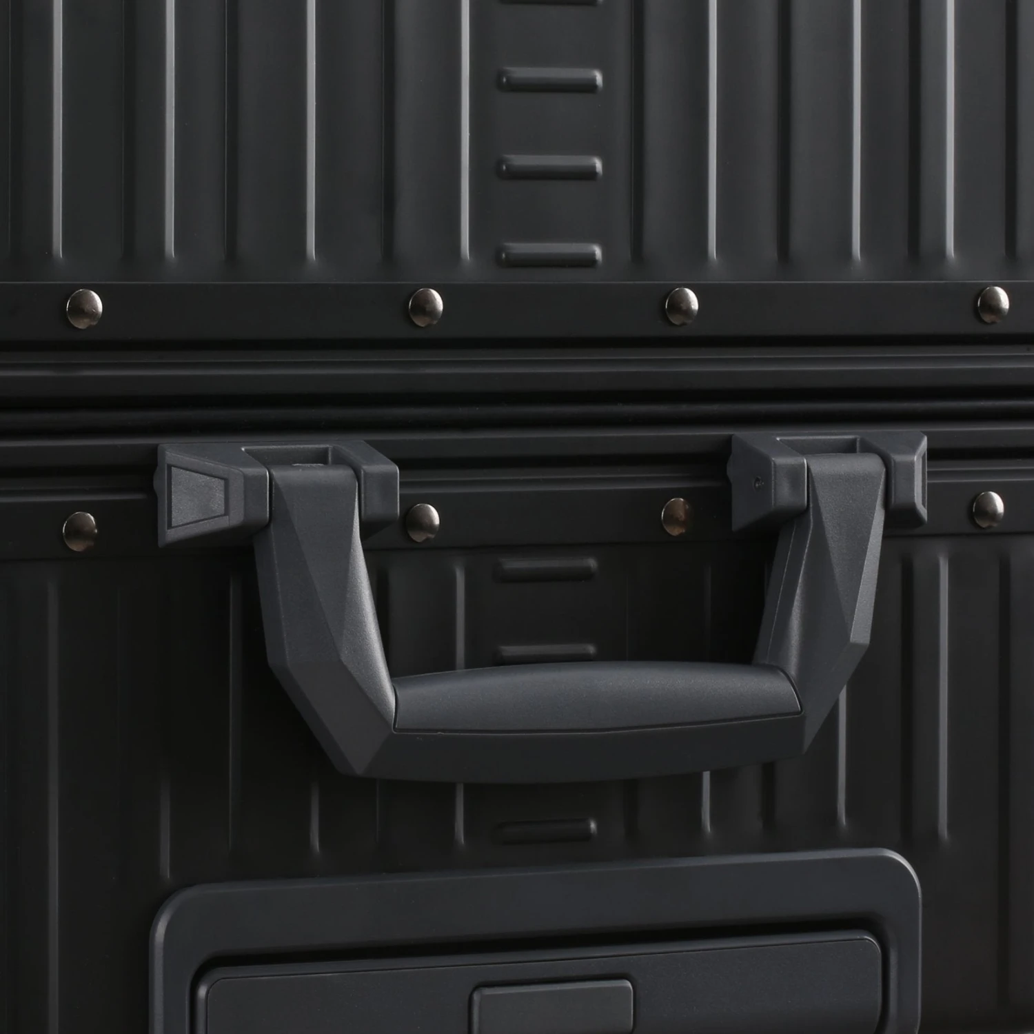 Aleon Classic 21" 4-Wheel Carry-On Luggage 6 Aleon Classic 21" 4-Wheel Carry-On Luggage - Image 6