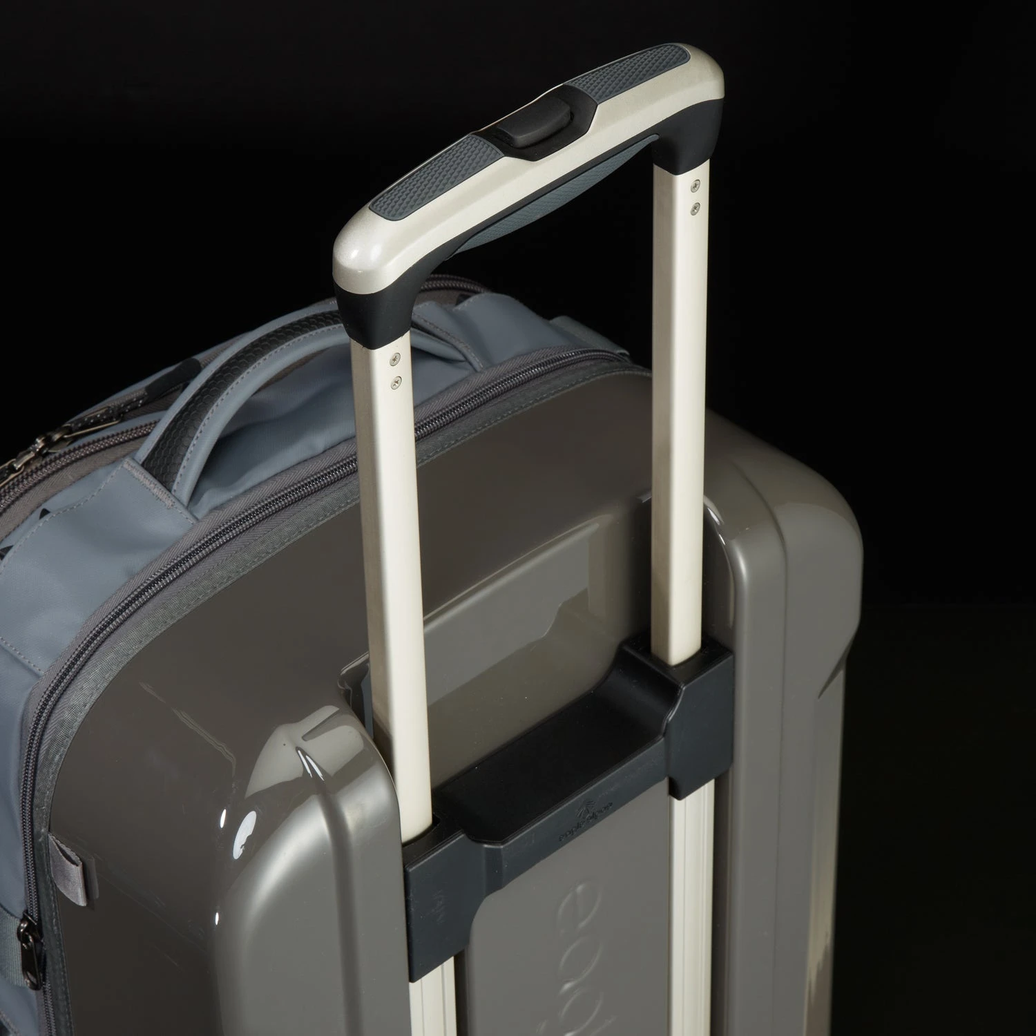 Eagle Creek Exploration Series 22" 2-Wheel Carry-On Luggage 9 Eagle Creek Exploration Series 22" 2-Wheel Carry-On Luggage - Image 9